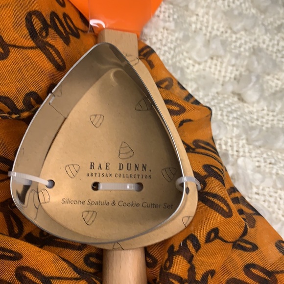 New Rae Dunn Halloween Spatula and Cookie Cutter - Picture 3 of 5